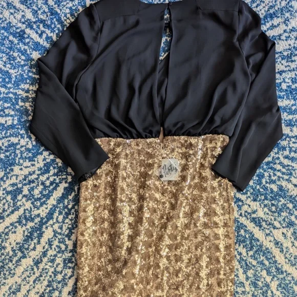 Lovely sequined party dress - Picture 2 of 5